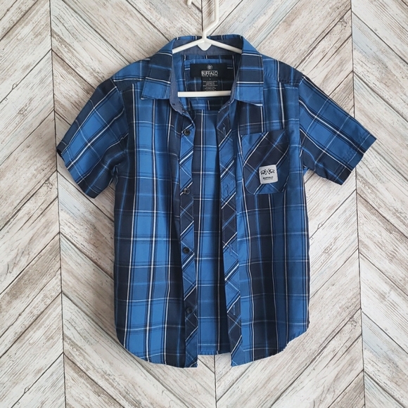 Boys Short Sleeve Plaid Button Down Shirt Size 7 - Picture 3 of 6